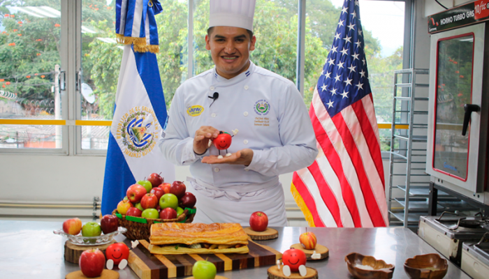 Descubre la versatilidad de las manzanas y aprende a preparar una deliciosa y sencilla receta. Descubre más aquí.