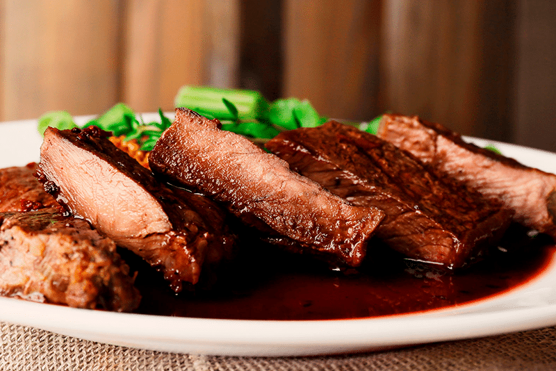 Carne de res con salsa de vino tinto - Sabor USA | Guatemala